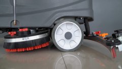 洗地機(jī)吸水扒無(wú)法下降？怎么調(diào)整
